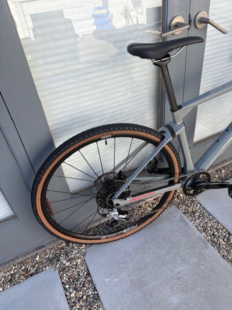 Used BMC URS AL THREE 2022 2022 Road & Gravel, Light Gray — image 3 of 5