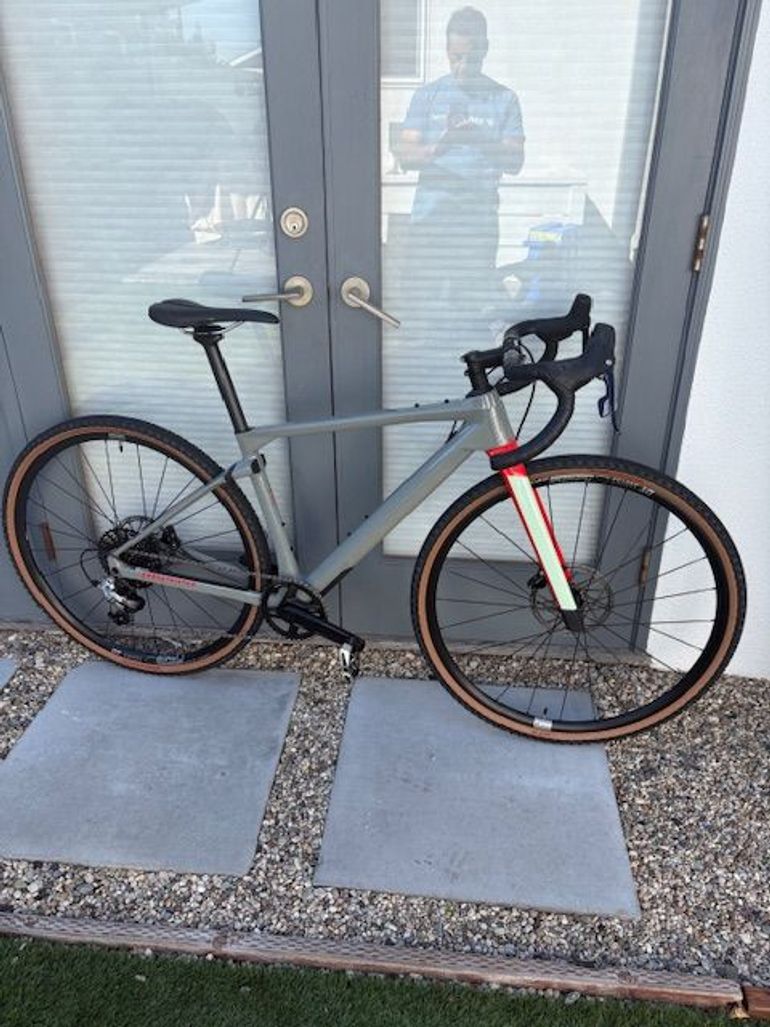 Used BMC URS AL THREE 2022 2022 Road & Gravel, Light Gray — image 1 of 5
