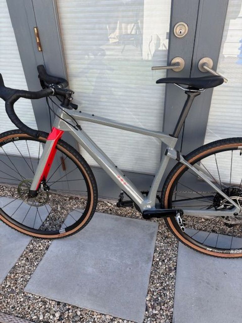 Used BMC URS AL THREE 2022 2022 Road & Gravel, Light Gray — image 5 of 5