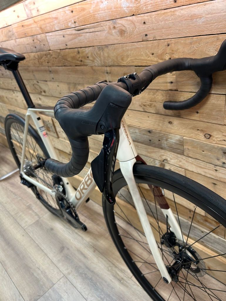 Used Orbea ORCA M30i 2024 2024 Road & Gravel, White — image 4 of 8