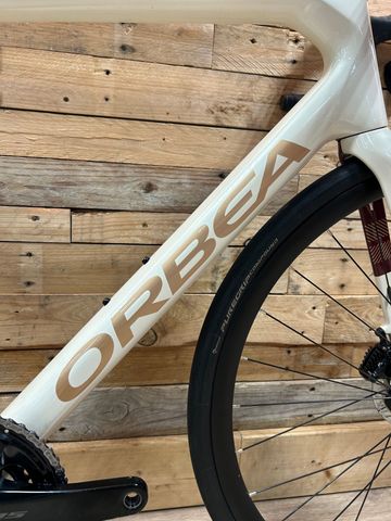 Used Orbea ORCA M30i 2024 2024 Road & Gravel, White — image 2 of 8
