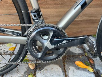 Used Trek Domane SL 6 Disc 2019 2019 Road & Gravel, Light Gray — image 2 of 5