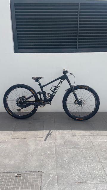 Used Specialized Enduro SRAM X01 Eagle AXS 2022 Mountainbike, Black — image 1 of 4