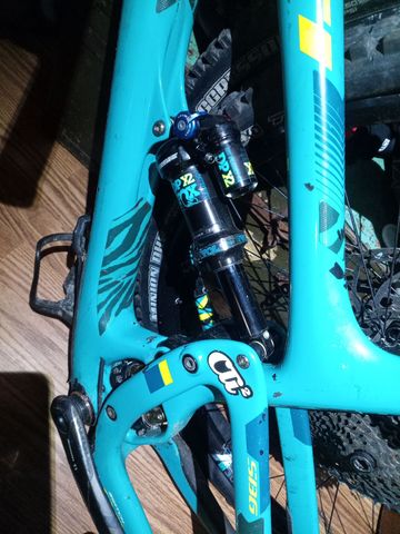Used Yeti SB6 TURQ TR 2018 2018 Mountainbike, Blue, 27.5 — image 3 of 3