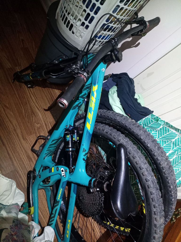 Used Yeti SB6 TURQ TR 2018 2018 Mountainbike, Blue, 27.5 — image 2 of 3