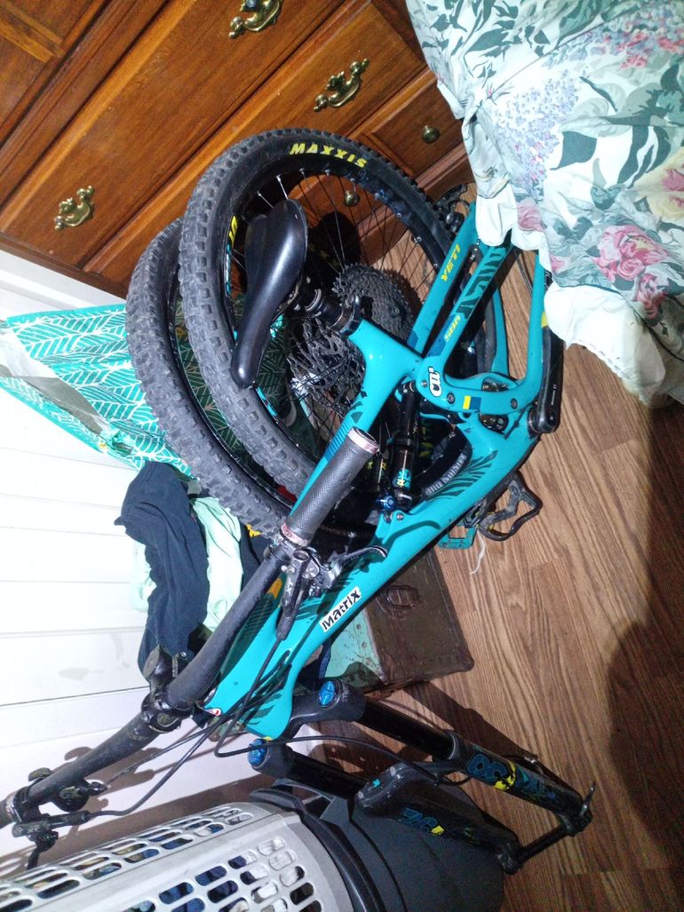 Used Yeti SB6 TURQ TR 2018 2018 Mountainbike, Blue, 27.5 — image 1 of 3