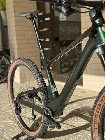 Used Scott Spark 930 2024 2024 Mountainbike, Green, 29 — image 2 of 6