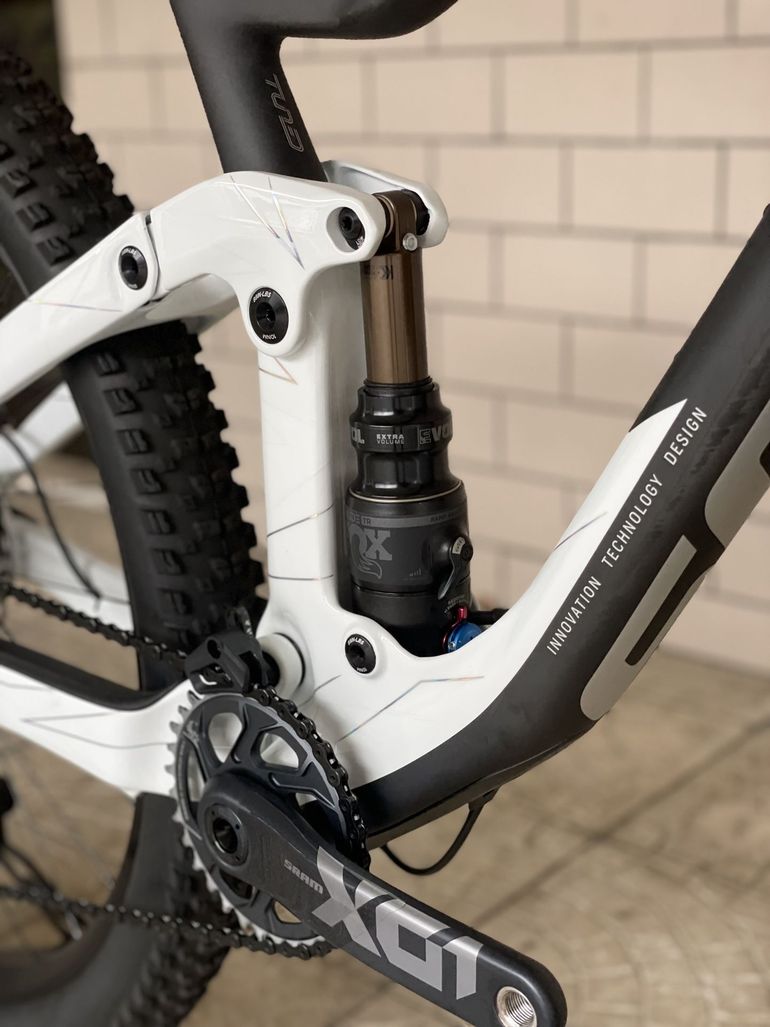 Used Scott Genius 900 Tuned AXS 2022 2022 Mountainbike, White, 29 — image 3 of 8