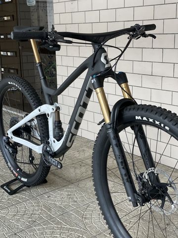 Used Scott Genius 900 Tuned AXS 2022 2022 Mountainbike, White, 29 — image 2 of 8
