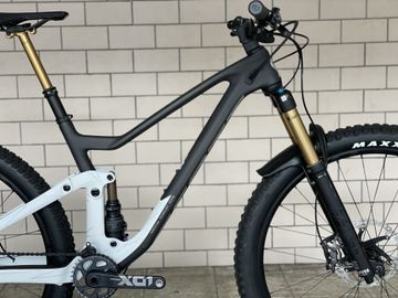Used Scott Genius 900 Tuned AXS 2022 2022 Mountainbike, White, 29 — image 1 of 8