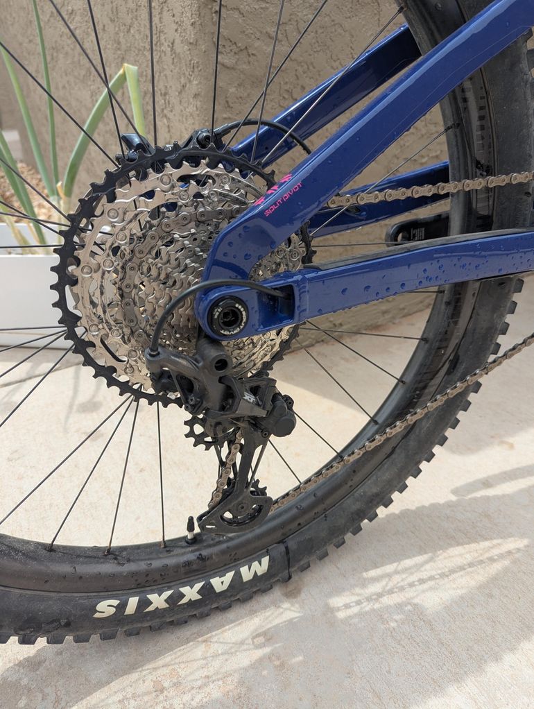 Used Salsa Rustler C XT 2023 2023 Mountainbike, Purple, 27.5 — image 6 of 7