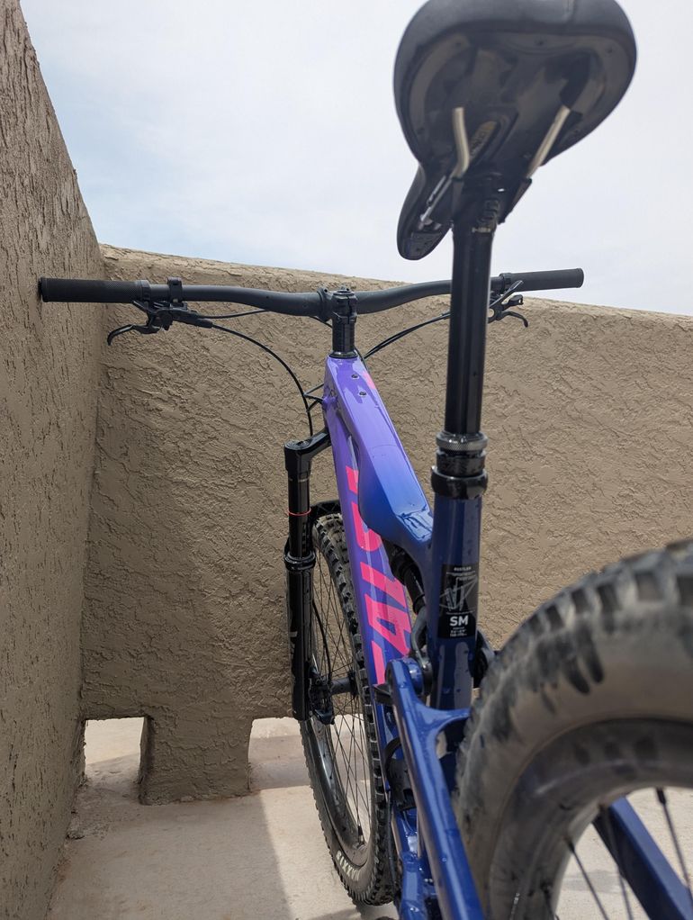 Used Salsa Rustler C XT 2023 2023 Mountainbike, Purple, 27.5 — image 2 of 7