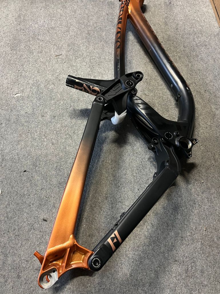 ns bikes Fuzz 29 2025 Mountainbike usato, Nero — immagine 3 di 5