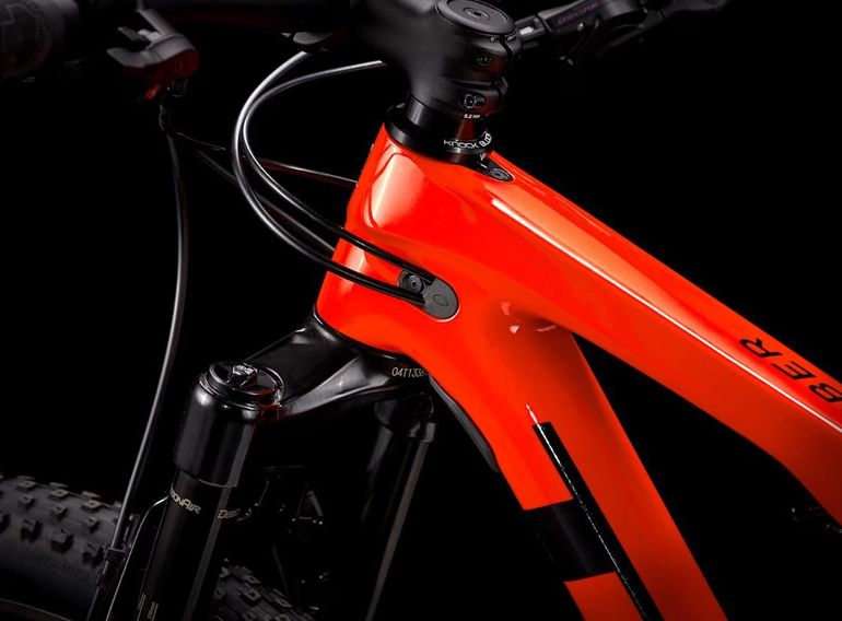 Used Trek Supercaliber 9.6 Gen 1 2023 2023 Mountainbike, Red, 29 — image 6 of 7