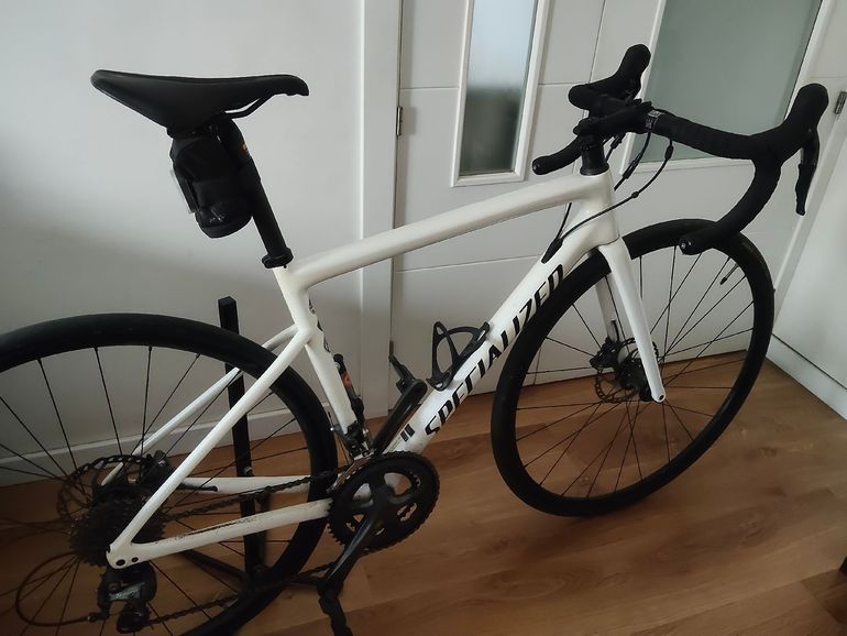 Used Specialized Tarmac SL6 2023 2023 Road & Gravel, White — image 8 of 8
