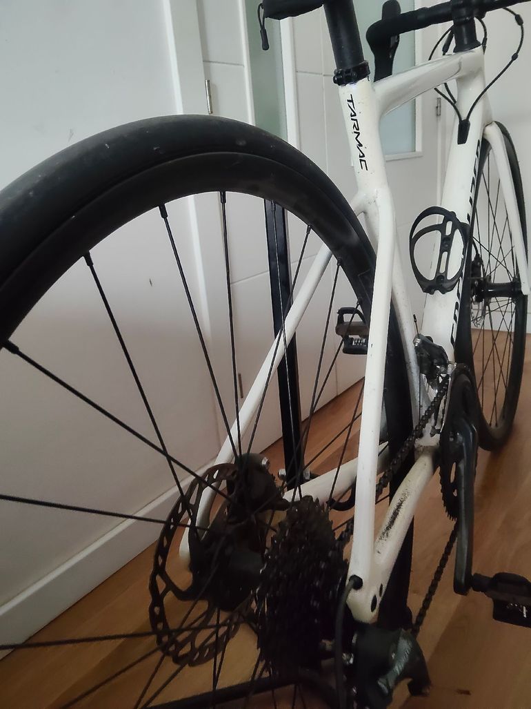 Used Specialized Tarmac SL6 2023 2023 Road & Gravel, White — image 6 of 8