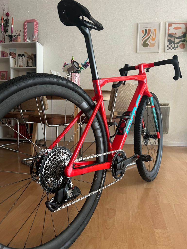 Used BMC Kaius 01 LTD 2024 2024 Road & Gravel, Red — image 3 of 3