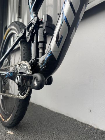 Used Giant Anthem Advanced Pro 2025 Mountainbike, Black — image 12 of 19