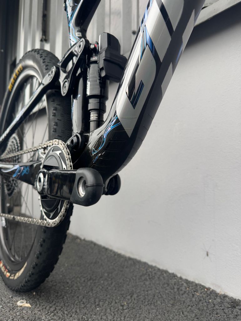 Gebrauchtes Giant Anthem Advanced Pro 2025 Mountainbike, Schwarz — Bild 12 von 19