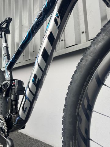 Used Giant Anthem Advanced Pro 2025 Mountainbike, Black — image 11 of 19