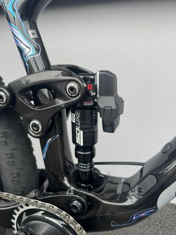 Used Giant Anthem Advanced Pro 2025 Mountainbike, Black — image 3 of 19