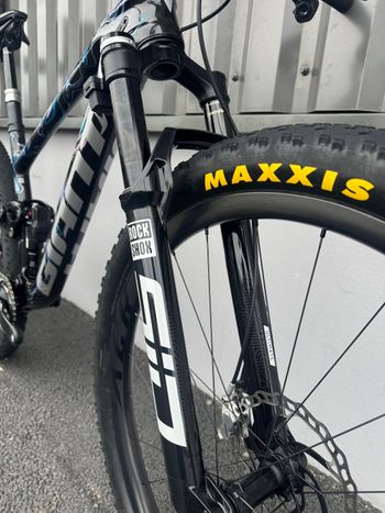 Gebrauchtes Giant Anthem Advanced Pro 2025 Mountainbike, Schwarz — Bild 10 von 19