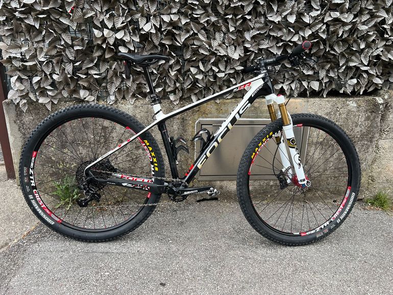Used Focus RAVEN 8.8 2019 2019 Mountainbike, White, 29 — image 1 of 16