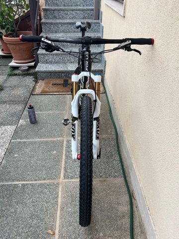 Used Focus RAVEN 8.8 2019 2019 Mountainbike, White, 29 — image 12 of 16