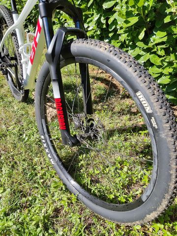 Used BH ULTIMATE RC 7.0 2022 2022 Mountainbike, White, 29 — image 2 of 5