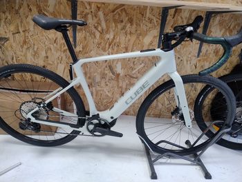 CUBE, Nuroad Hybrid C:62 Race 400X