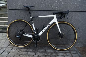 Factor, Factor O2 Pearl White Sram Force AXS