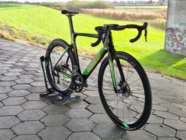 Used Giant Propel Advanced Pro Disc 2018 2018 Road & Gravel, Black — image 2 of 12