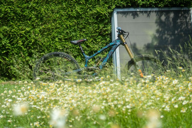 Used YT Industries Tues CORE 2 27 2024 2024 Mountainbike, Black, 27.5 — image 6 of 6