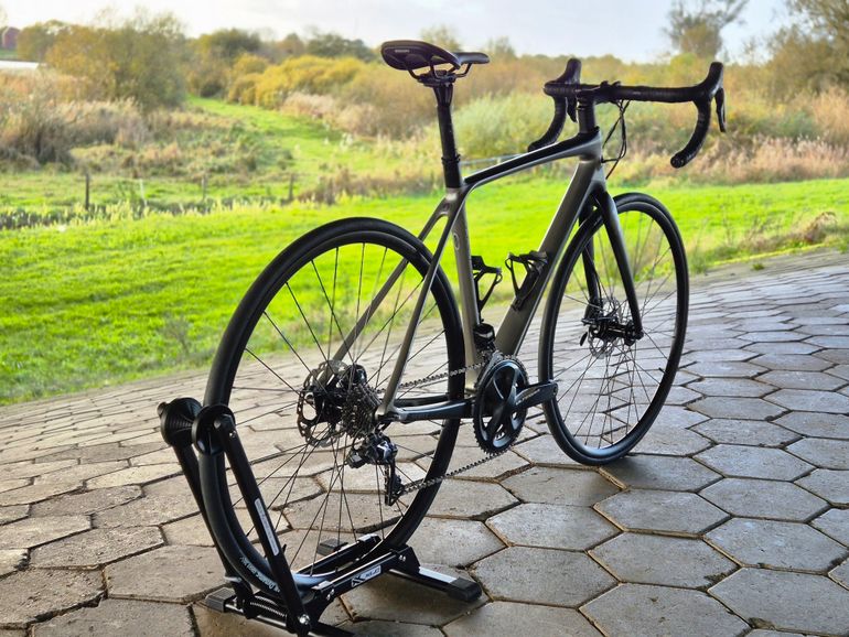 Used Scott Addict SE disc 2019 2019 Road & Gravel, Light Gray — image 3 of 12