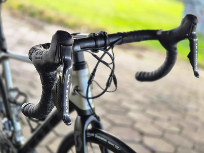 Used Scott Addict SE disc 2019 2019 Road & Gravel, Light Gray — image 9 of 12