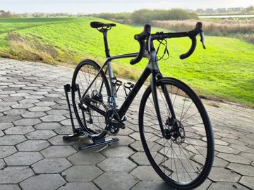 Used Scott Addict SE disc 2019 2019 Road & Gravel, Light Gray — image 2 of 12