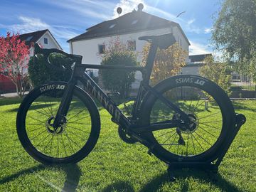 Used Canyon Aeroad CFR Cosmos 2023 2023 Road & Gravel, Black — image 2 of 5