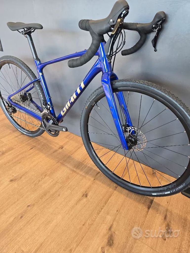 Used Giant Revolt 1 2024 Road & Gravel, Blue — image 2 of 3