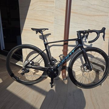 Used Giant Defy Advanced Pro 0 2024 2024 Road & Gravel, Black — image 1 of 4