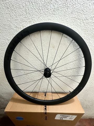 Used Trek SL 7 2025 Road & Gravel, Black — image 21 of 24