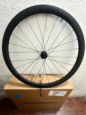 Used Trek SL 7 2025 Road & Gravel, Black — image 23 of 24