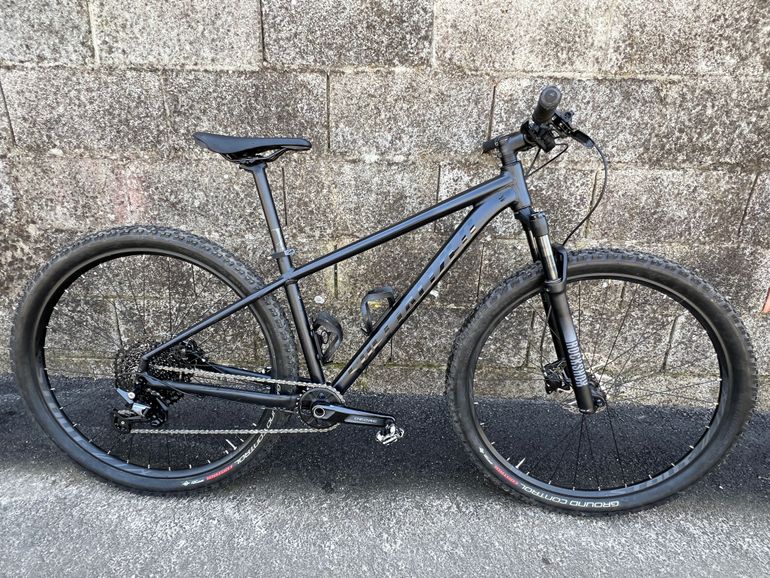 Used Specialized Rockhopper 29 2020 Mountainbike, Black — image 1 of 6