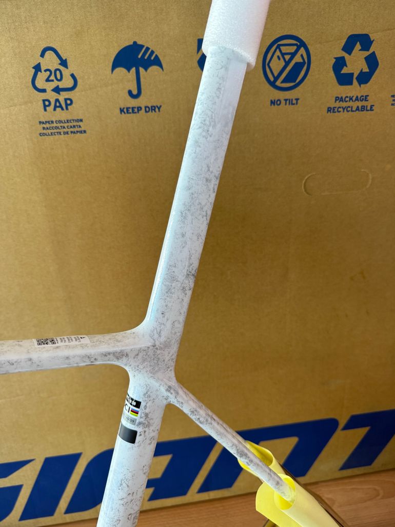Used Giant TCR Advanced SL Frameset 2026 Road & Gravel, White — image 4 of 7
