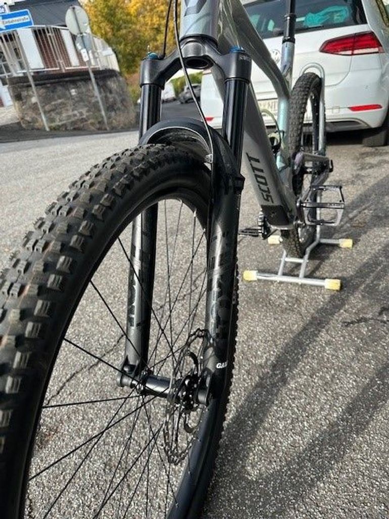 Used Scott Spark 920 TR 2024 2024 Mountainbike, Green, 29 — image 3 of 13