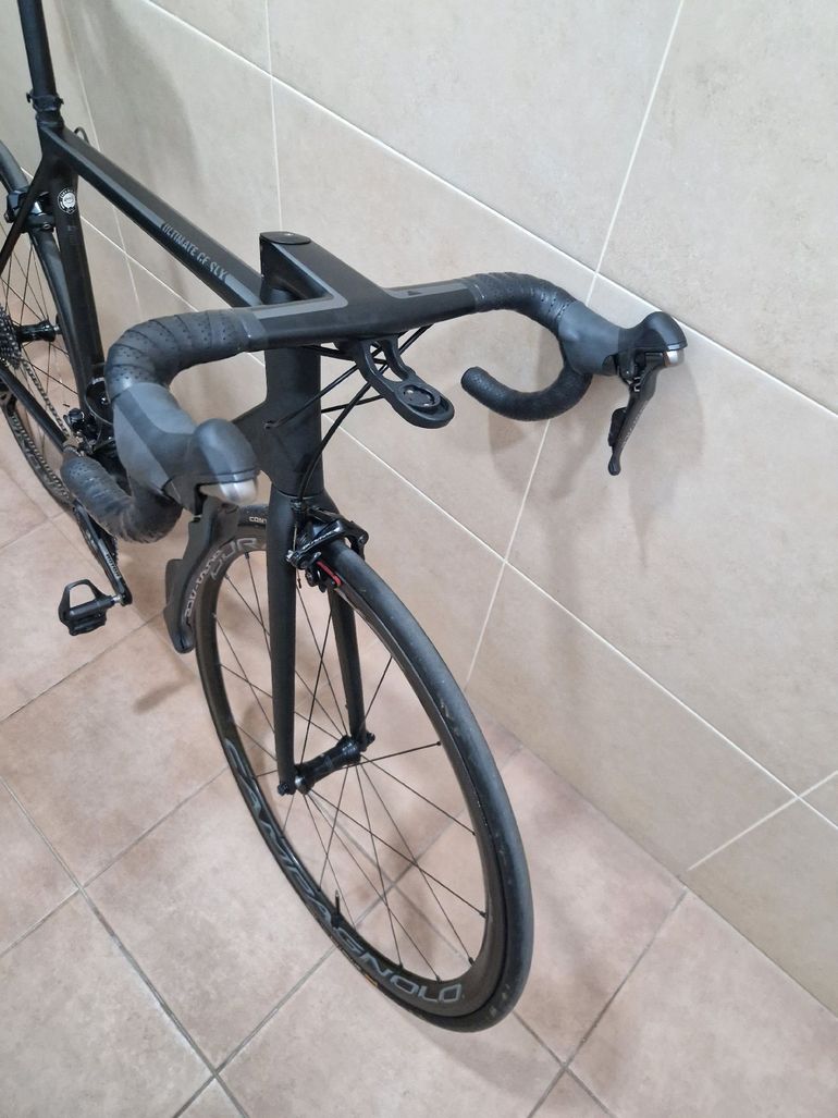 Used Canyon Ultimate CF SLX 9.0 2018 2018 Road & Gravel, Black — image 5 of 10
