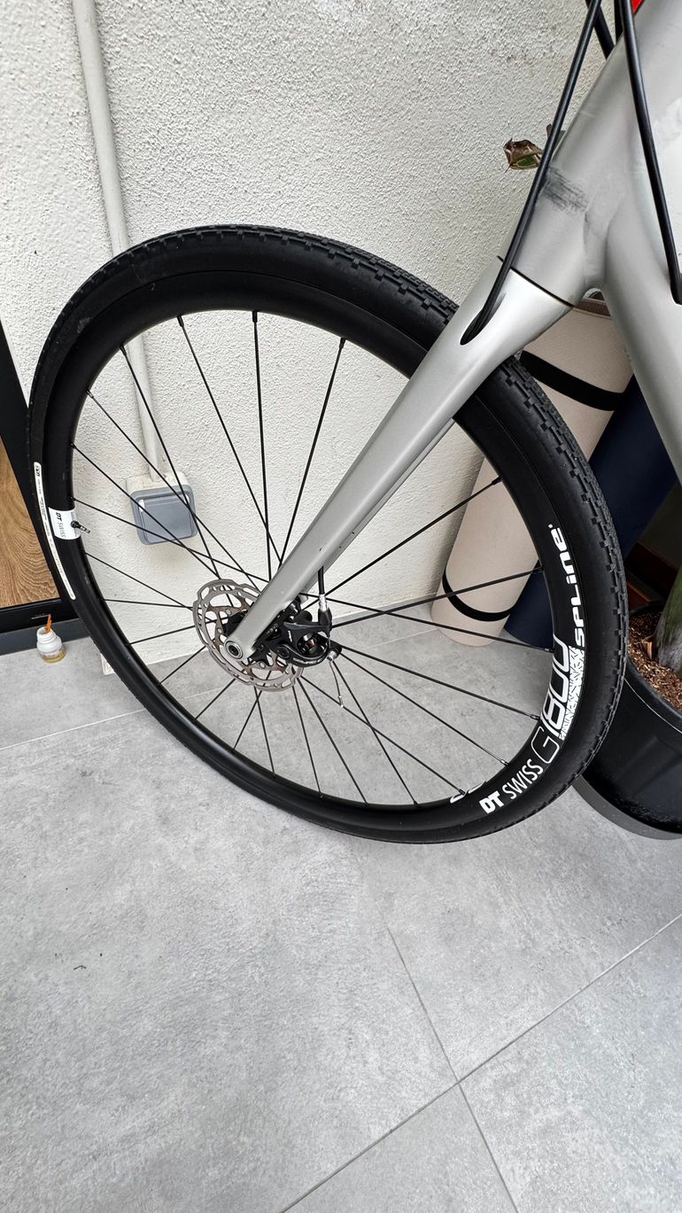 Used CUBE ATTAIN PRO 2023 2023 Road & Gravel, Light Gray — image 2 of 7