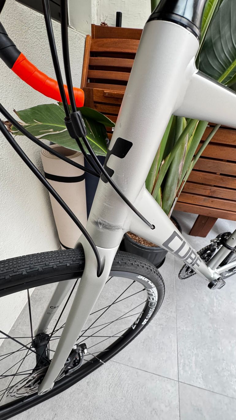 Used CUBE ATTAIN PRO 2023 2023 Road & Gravel, Light Gray — image 3 of 7