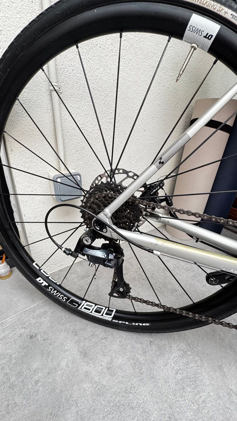 Used CUBE ATTAIN PRO 2023 2023 Road & Gravel, Light Gray — image 4 of 7