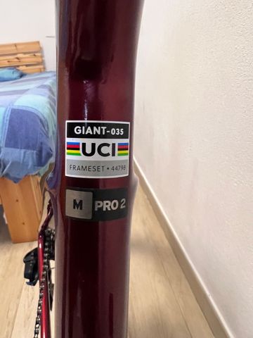 Used Giant Defy Advanced Pro 2 2024 Road & Gravel, Red — image 6 of 12