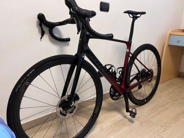 Used Giant Defy Advanced Pro 2 2024 Road & Gravel, Red — image 2 of 12